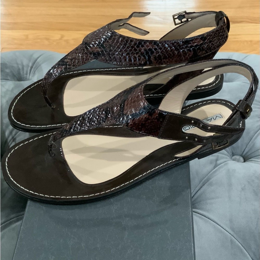 Via Spiga Flat Thong Sandals